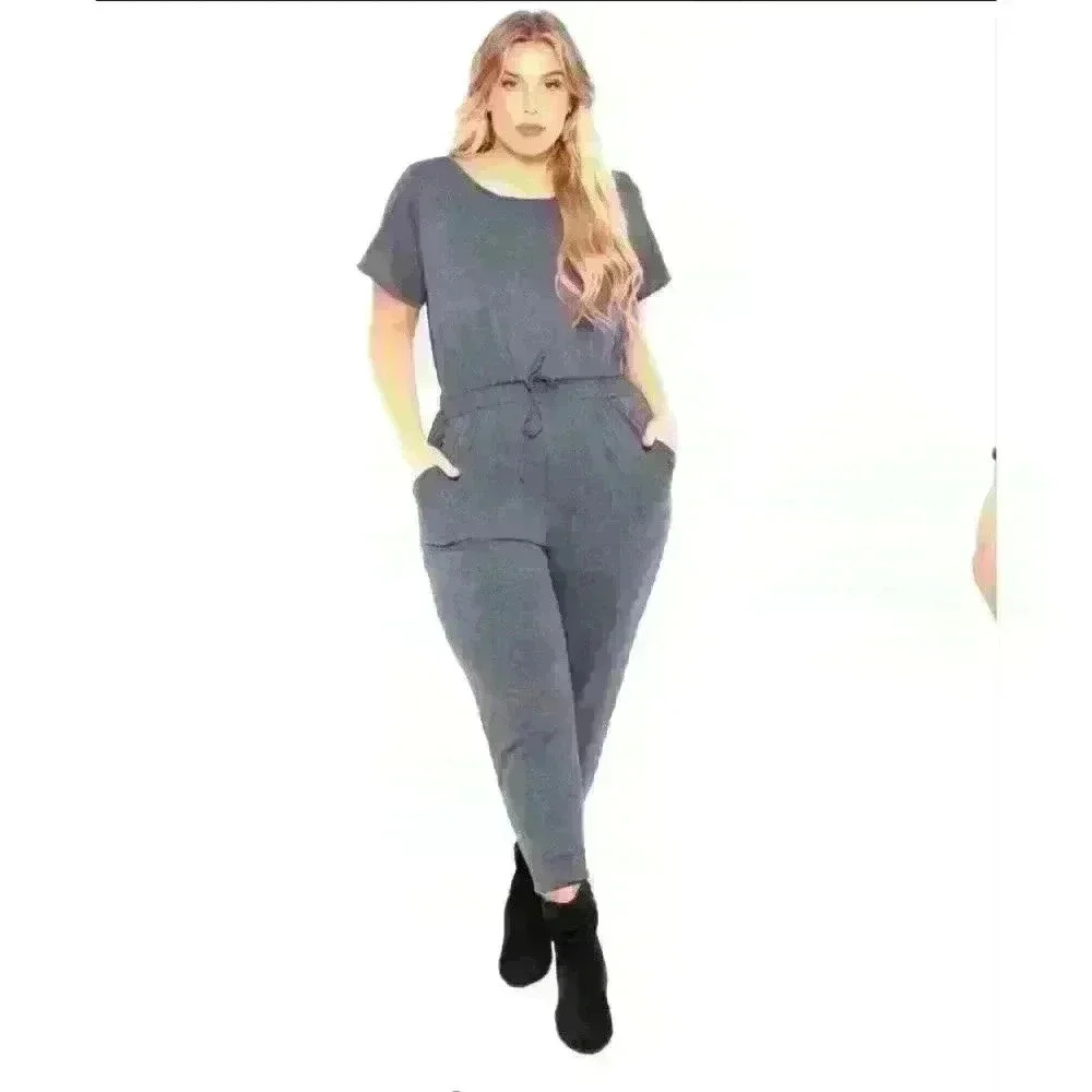 CURVEY SENSE PLUS  SIZE KEYHOLE JUMPSUIT size 4x NWOT